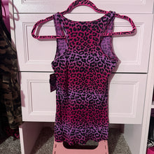 Load image into Gallery viewer, DISCOUNTED kittens give stitches pink leopard tank top Large
